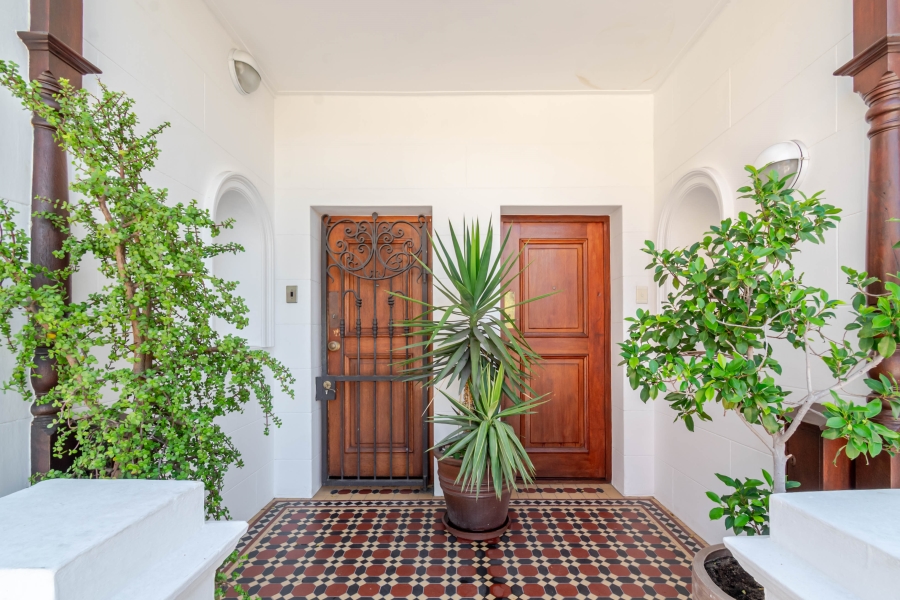 2 Bedroom Property for Sale in Tamboerskloof Western Cape